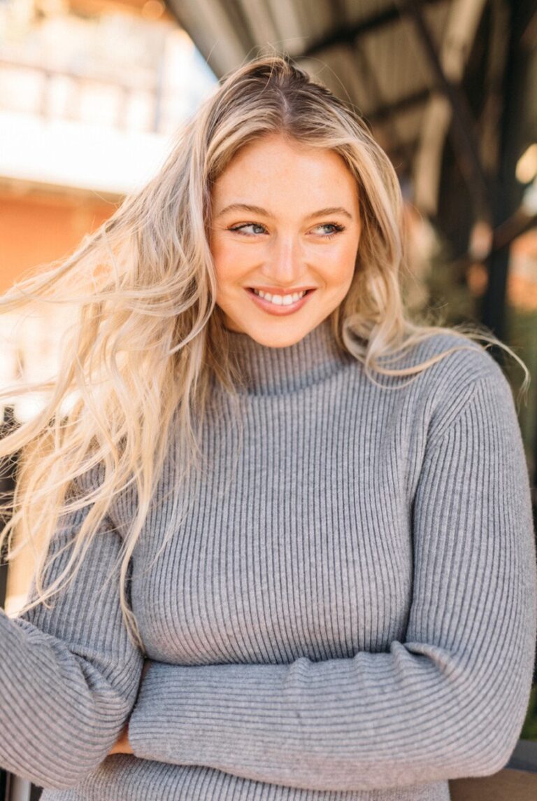 iskra lawrence smiling 865x1288