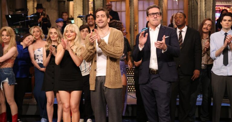 Jon Hamm Returns to SNL And More Surprise Cameos ce5ecb