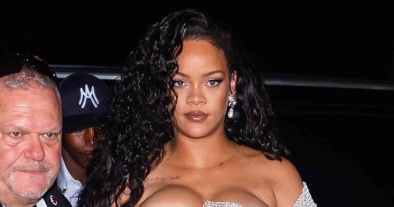 Rihanna Glitters at NYFW