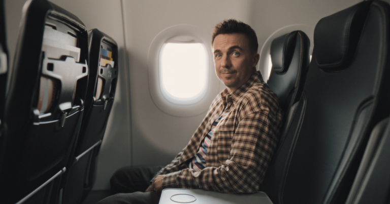 Frankie Muniz Is Just Like Us and Hates the Middle Seat