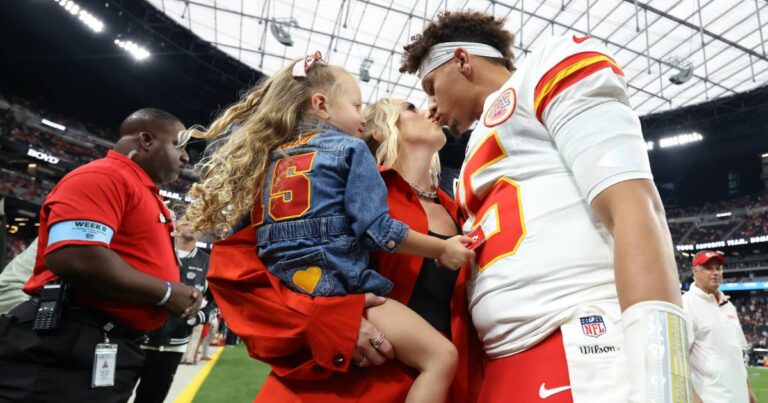 GettyImages 2181390265 Pregnant Brittany Mahomes Is a Lady in Red at Chiefs Away Game in Vegas