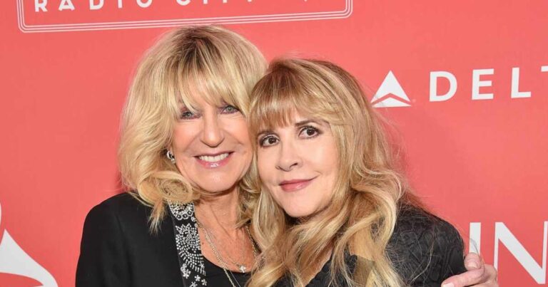 Revisiting Stevie Nicks Close Friendship With Christine McVie From Fleetwood Mac to Final Days 825