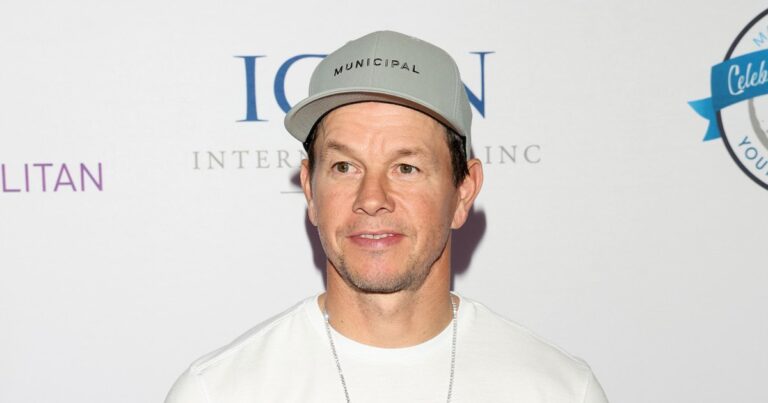 Mark Wahlberg Strips Down for a 4 AM Christmas Morning Cold Plunge