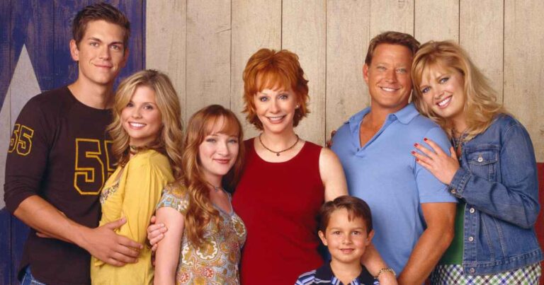 Every Reba Sitcom Alum Who Appeared on Happys Place