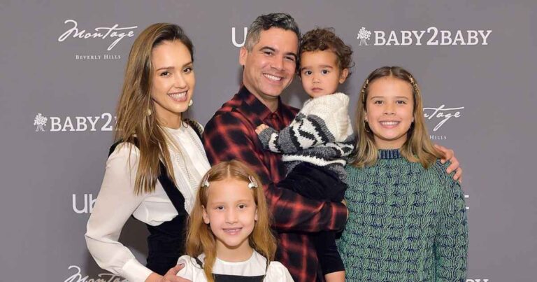 Jessica Alba and Cash Warren s 3 Kids Get to Know Daughters Honor and Haven Son Hayes 765