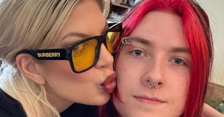 Tori Spellings Son Liam Has 1st Alcohol Beverage During Family Vacation 02 2025